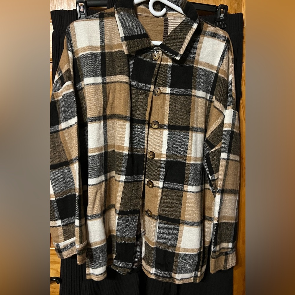 Plaid Button-Up Shirt/Jacket